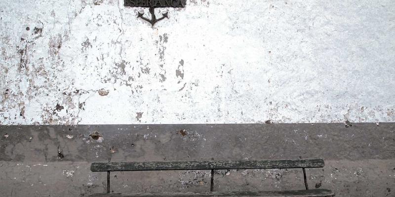 中医妇科诊疗指南：调理月经不调的经典方剂与穴位按摩方法